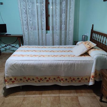Pension - Restaurante Vilaboa Boveda  ภายนอก รูปภาพ