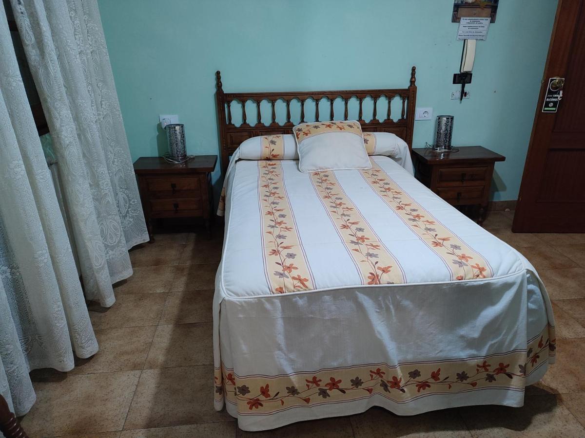Pension - Restaurante Vilaboa Boveda  ภายนอก รูปภาพ