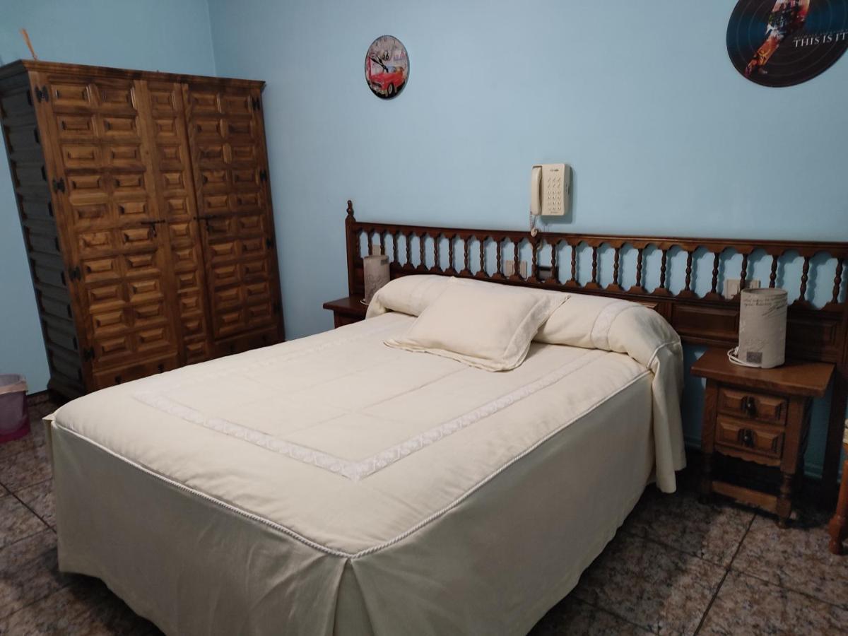 Pension - Restaurante Vilaboa Boveda  ภายนอก รูปภาพ