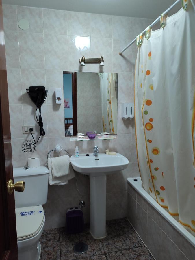 Pension - Restaurante Vilaboa Boveda  ภายนอก รูปภาพ