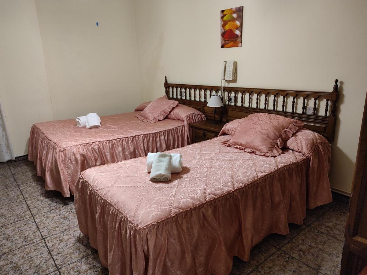 Pension - Restaurante Vilaboa Boveda  ภายนอก รูปภาพ