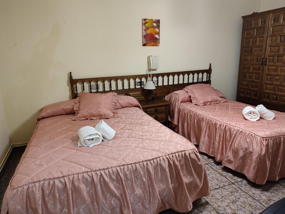 Pension - Restaurante Vilaboa Boveda  ภายนอก รูปภาพ