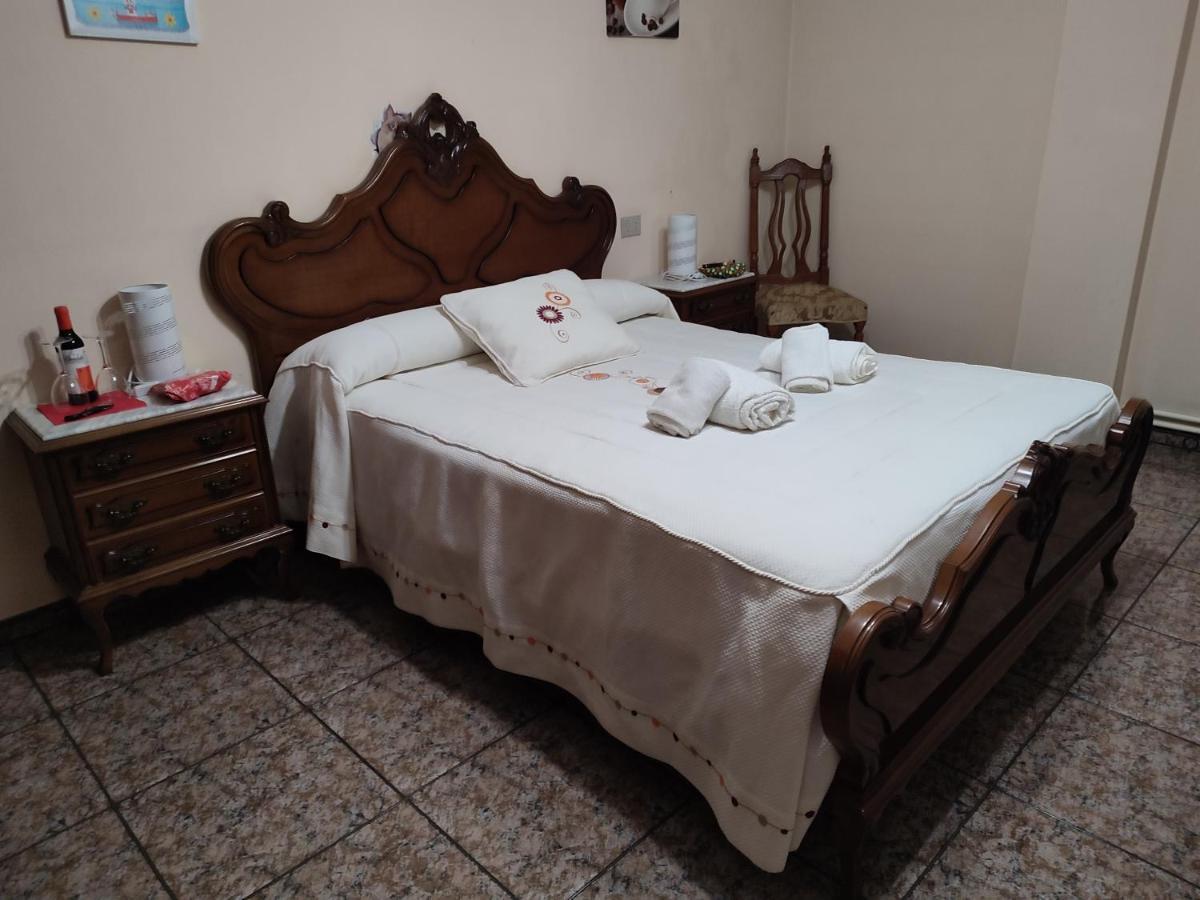 Pension - Restaurante Vilaboa Boveda  ภายนอก รูปภาพ
