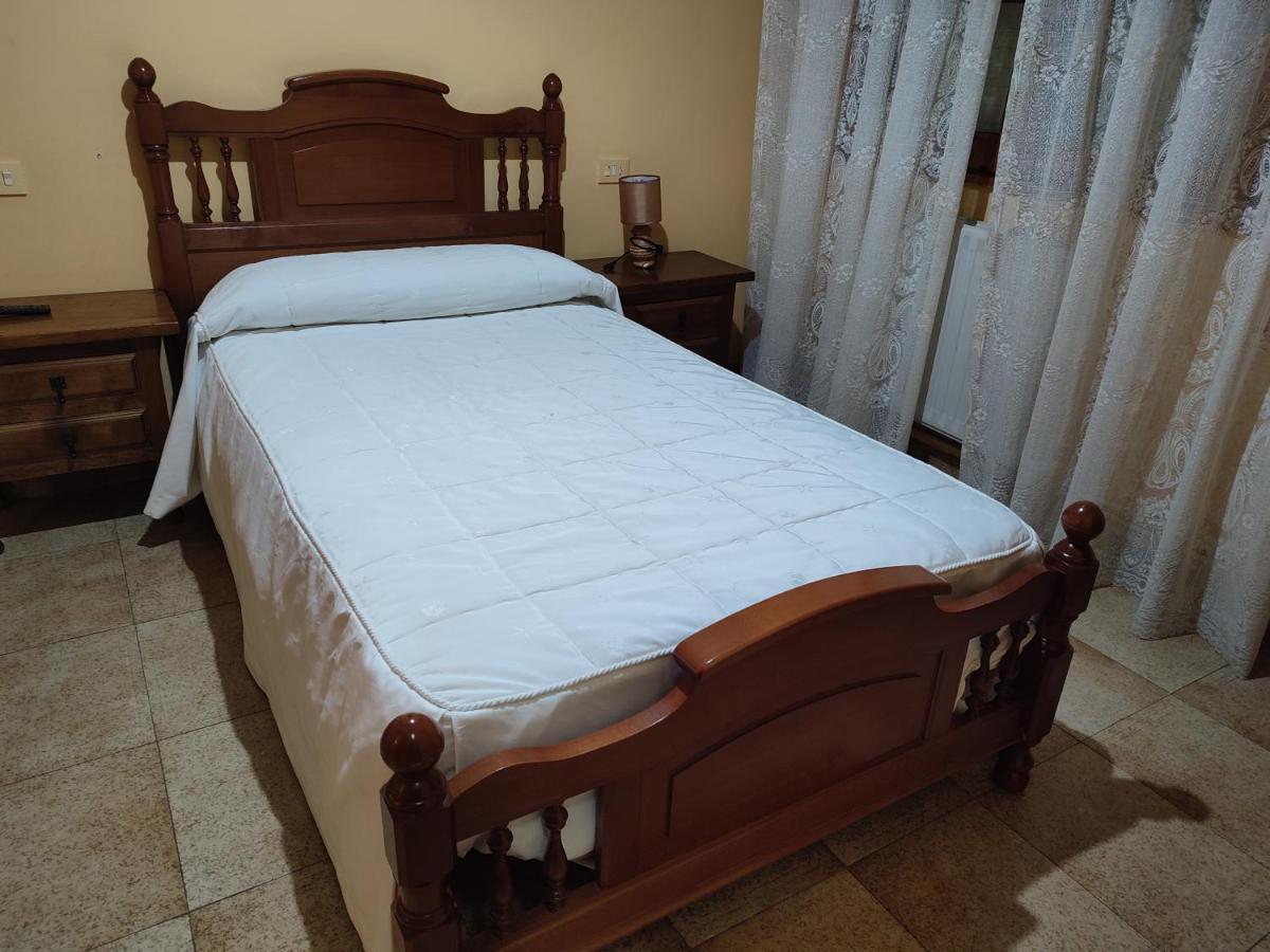 Pension - Restaurante Vilaboa Boveda  ภายนอก รูปภาพ