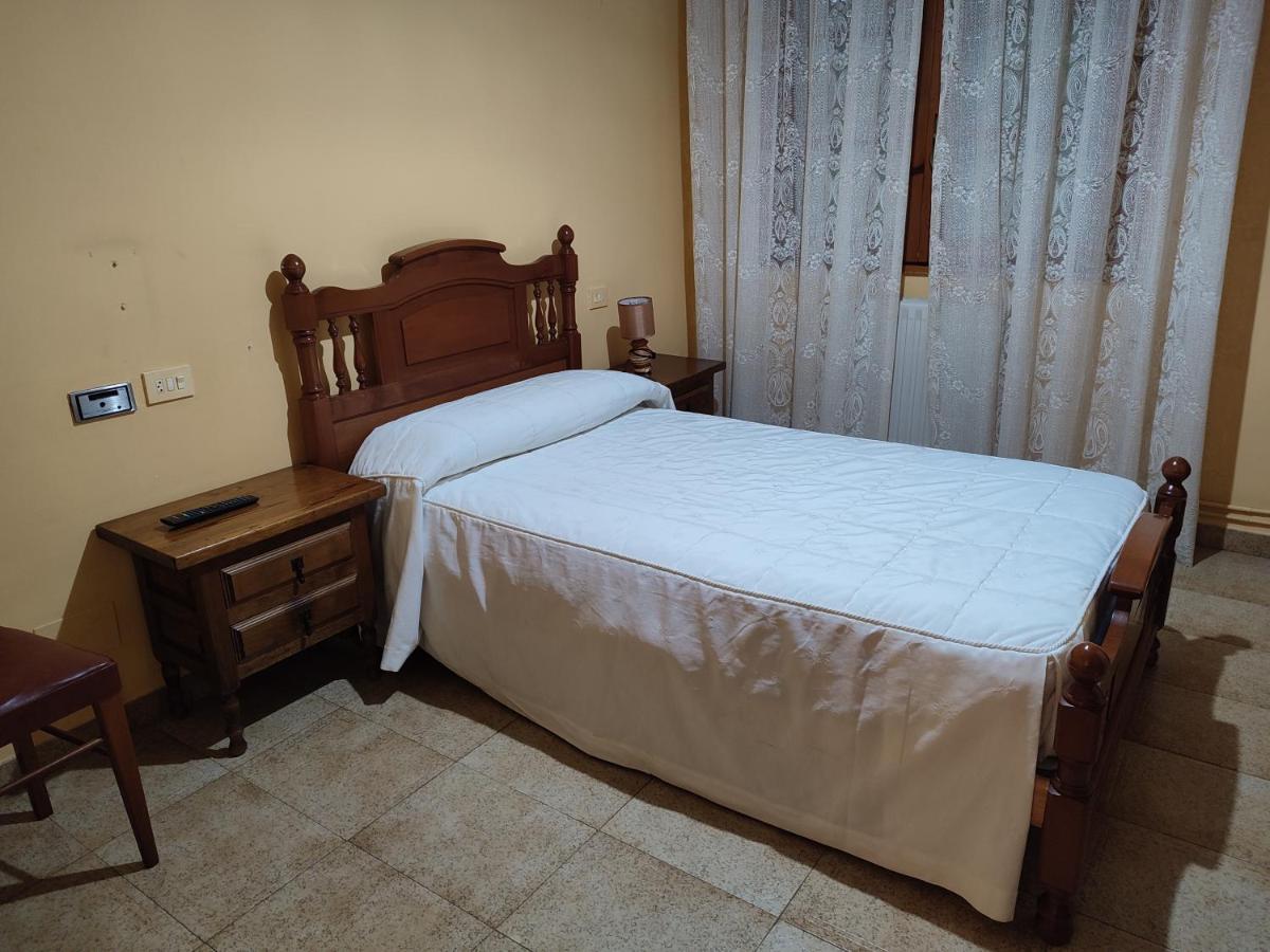 Pension - Restaurante Vilaboa Boveda  ภายนอก รูปภาพ