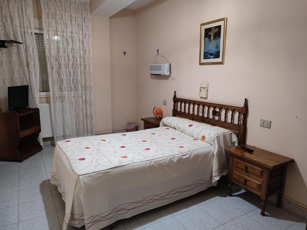Pension - Restaurante Vilaboa Boveda  ภายนอก รูปภาพ